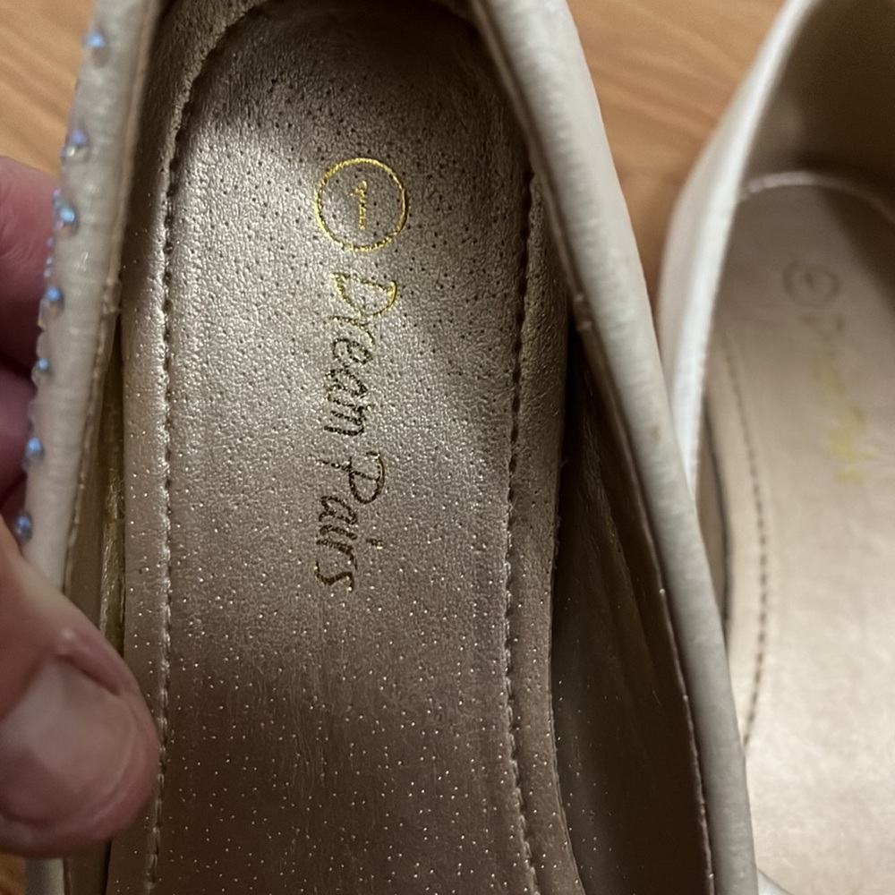Dream Pairs Jeweled shoes - Picture 6 of 15